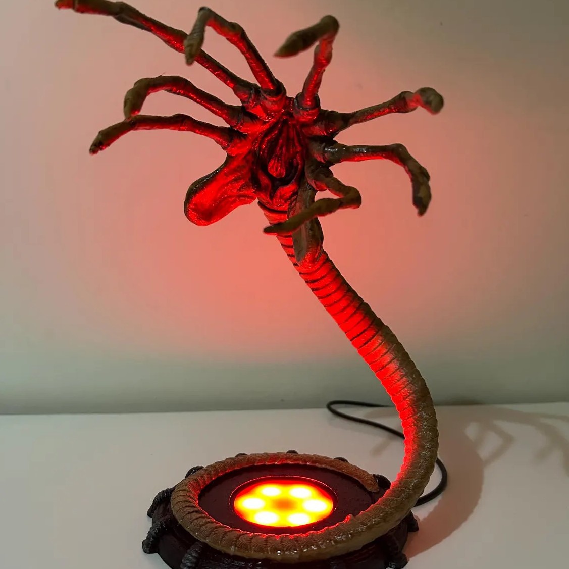 Lámpara Alien Facehugger, Luz  - Lighting Decoration Ideas reseña y precio